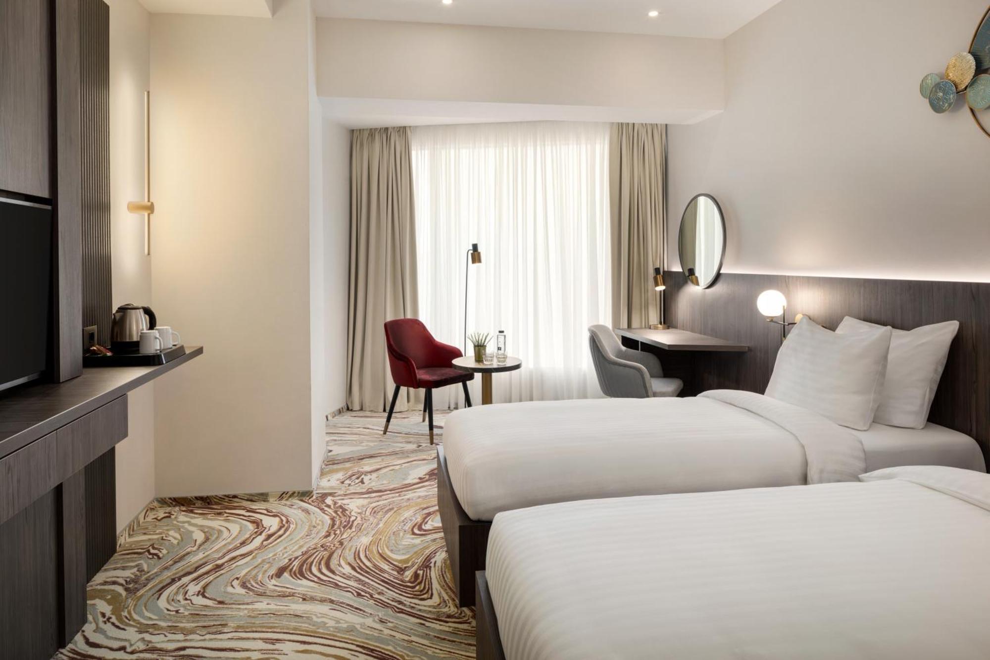 Ramada By Wyndham Bucharest Otopeni Airport Exterior photo